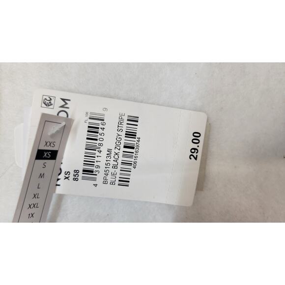 BP Blue/Black Ziggy Stripe Crocheted Halter Top - Picture 4 of 5